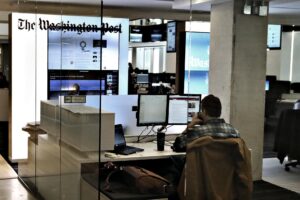 La realtà non garba alle minoranze. Il «Washington Post» la abolisce