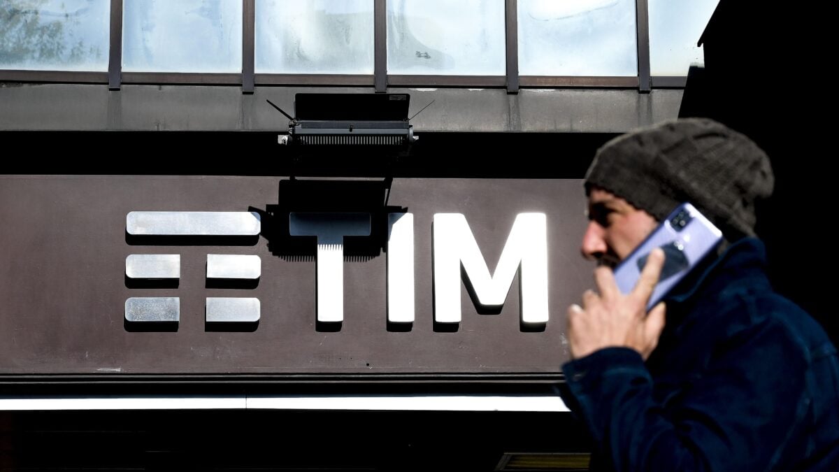 Gli statunitensi di Kkr entrano a gamba tesa sulla rete nazionale contro Tim e governo