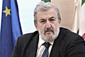 Quel debole per gli appalti degli uomini di Emiliano: i guai del «cerchio magico»