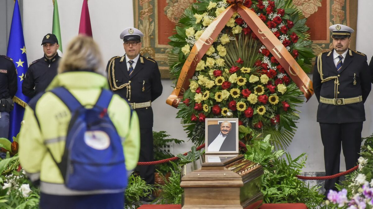 Costanzo inventò la tv specchio della realtà dove tutti potevano dire qualcosa