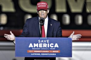E la rivista della liberal Columbia sbugiarda le bufale di carta su Trump