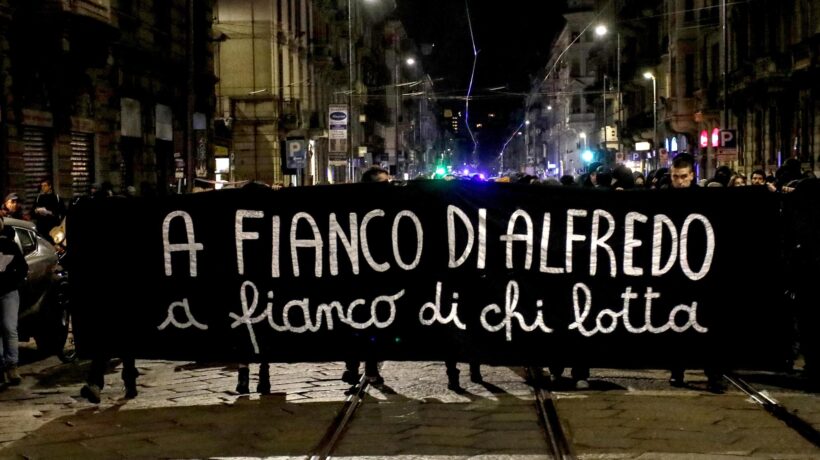 Gli anarchici si «prendono» Milano