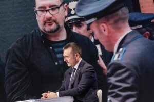 Scatta l’allarme: in tre sotto scorta. Il Pd all’angolo vuole querelare Fdi