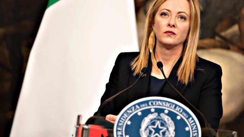 Sberle della Meloni ai dem in visita a Cospito