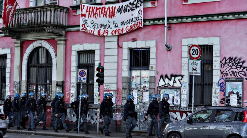 L’anarchico indigna purché sia saldato con «fasci» e no vax