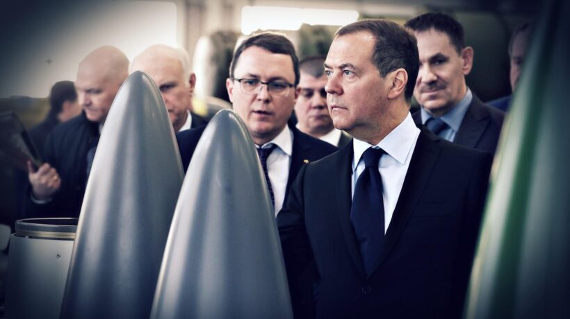 Il Cremlino minaccia l’uso dell’atomica. «La Crimea è nostra»