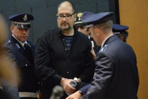 Nuove carte contro Cospito. Oltre ai carcerati mafiosi fa squadra con br e jihadisti