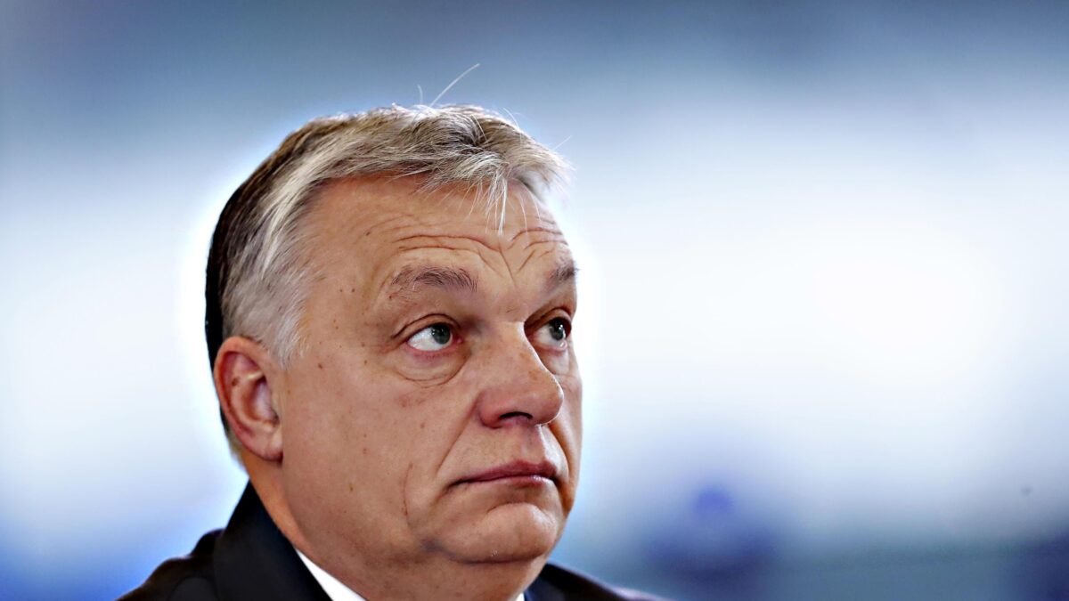 Aspettando Zelensky, Orbán spacca l’Ue