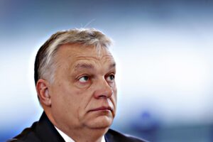 Aspettando Zelensky, Orbán spacca l’Ue