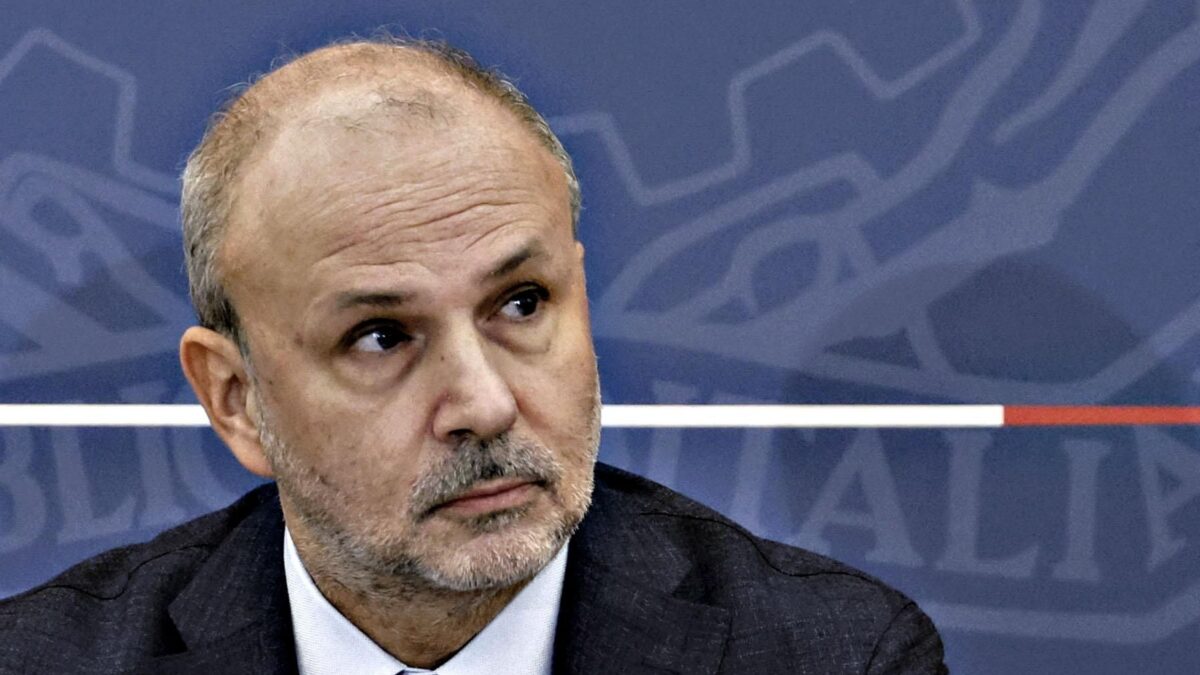 Schillaci non riapre ancora gli ospedali
