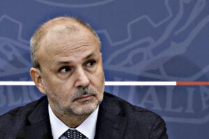 Schillaci non riapre ancora gli ospedali