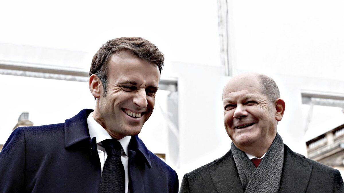 Macron e Scholz fanno i bulli per paura