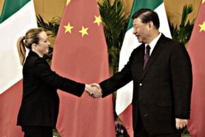 «Pechino pronta a vendere la sua quota in Pirelli». Un messaggio per la Meloni