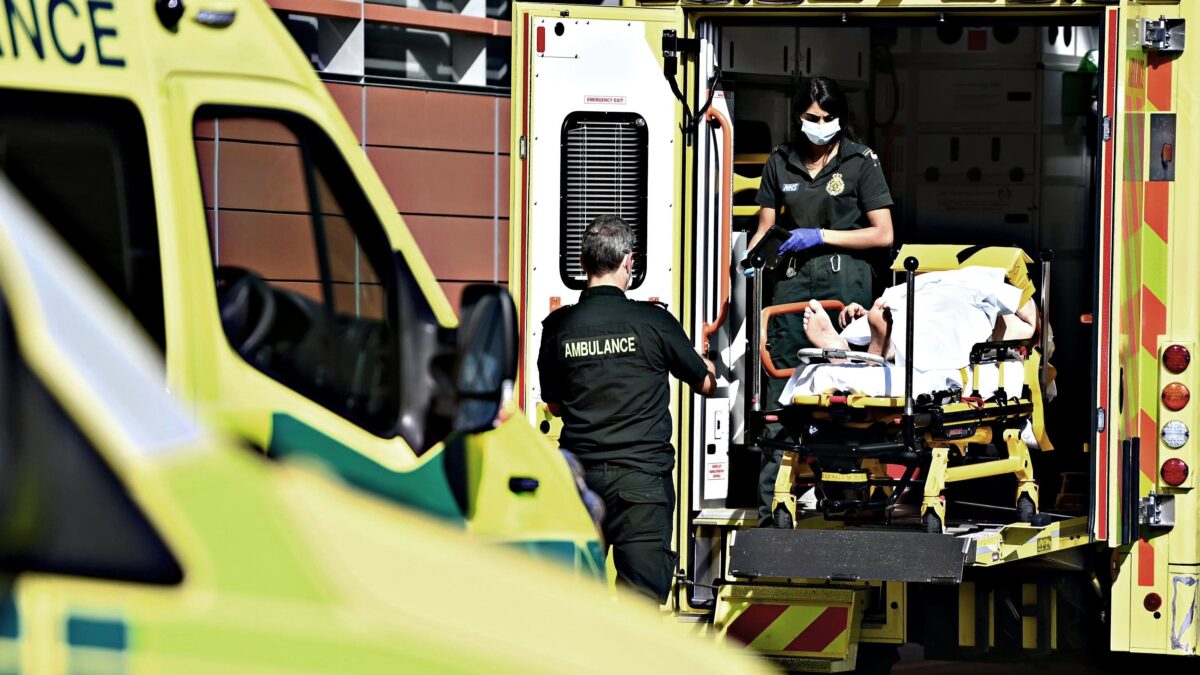 Boom di morti in eccesso non dovute al Covid. L’Istat britannico indaga