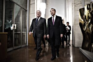 Tajani prende tempo sulla Via della Seta