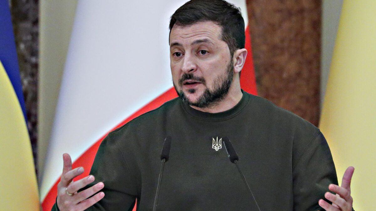 Prima di coprire d’insulti Berlusconi Zelensky guardi la sua «democrazia»