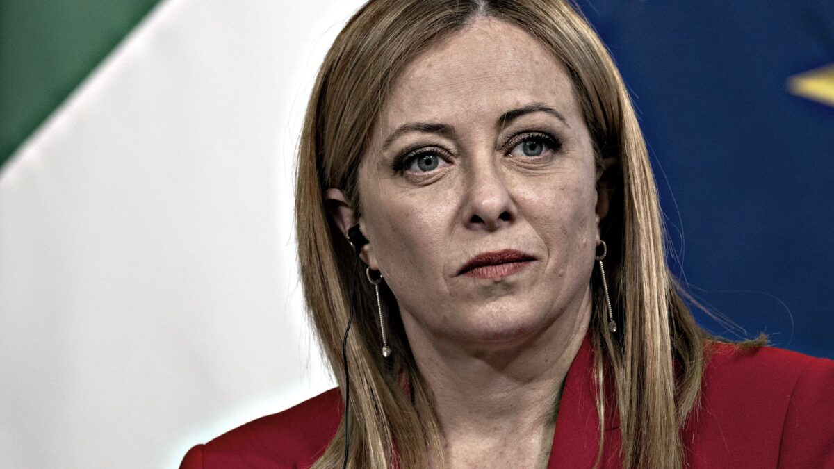 Cara Meloni, difendi noi cristiani vilipesi