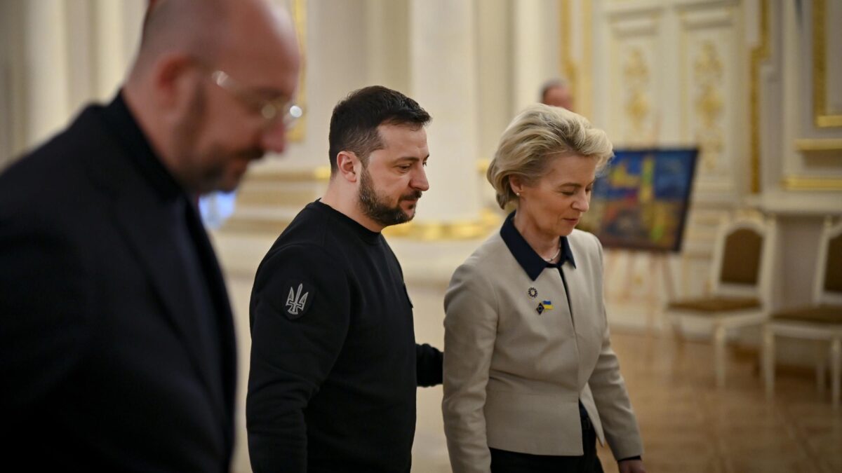Il piano di Bruxelles per piegare Mosca: le ennesime sanzioni e 35 milioni di Led