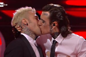 Lo «Zan Remo» degli scandali programmati