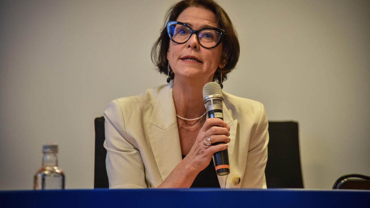 Kathleen Van Brempt: «Irregolarità nel contratto Pfizer-Ue»