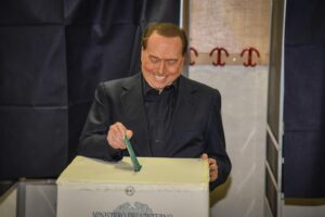 Berlusconi: «Zelensky attaccò il Donbass Io non ci avrei parlato»