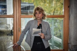 I fan dei bavagli s’attaccano alla scarlattina