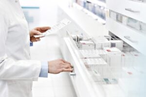 Introvabili anche i farmaci generici. Con l’inflazione produrli non conviene