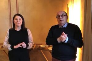 Le pillole di galateo di Petra e Carlo: viaggio nelle ceramiche italiane