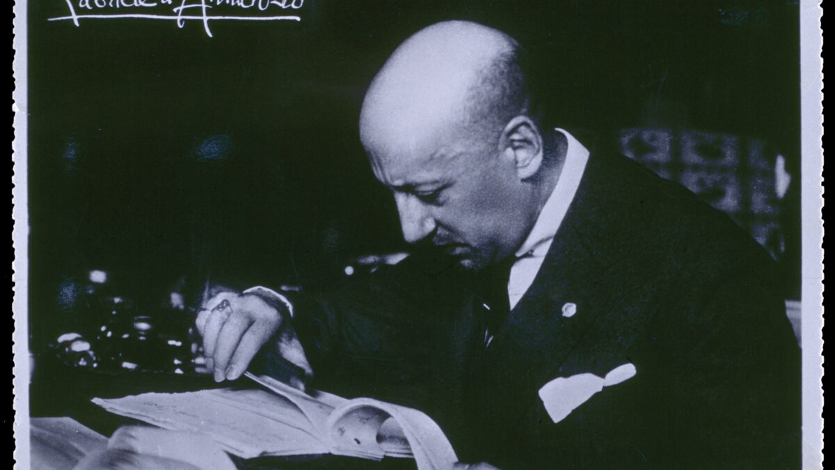 Dal velivolo al tramezzino: quante parole di uso comune nate da d’Annunzio