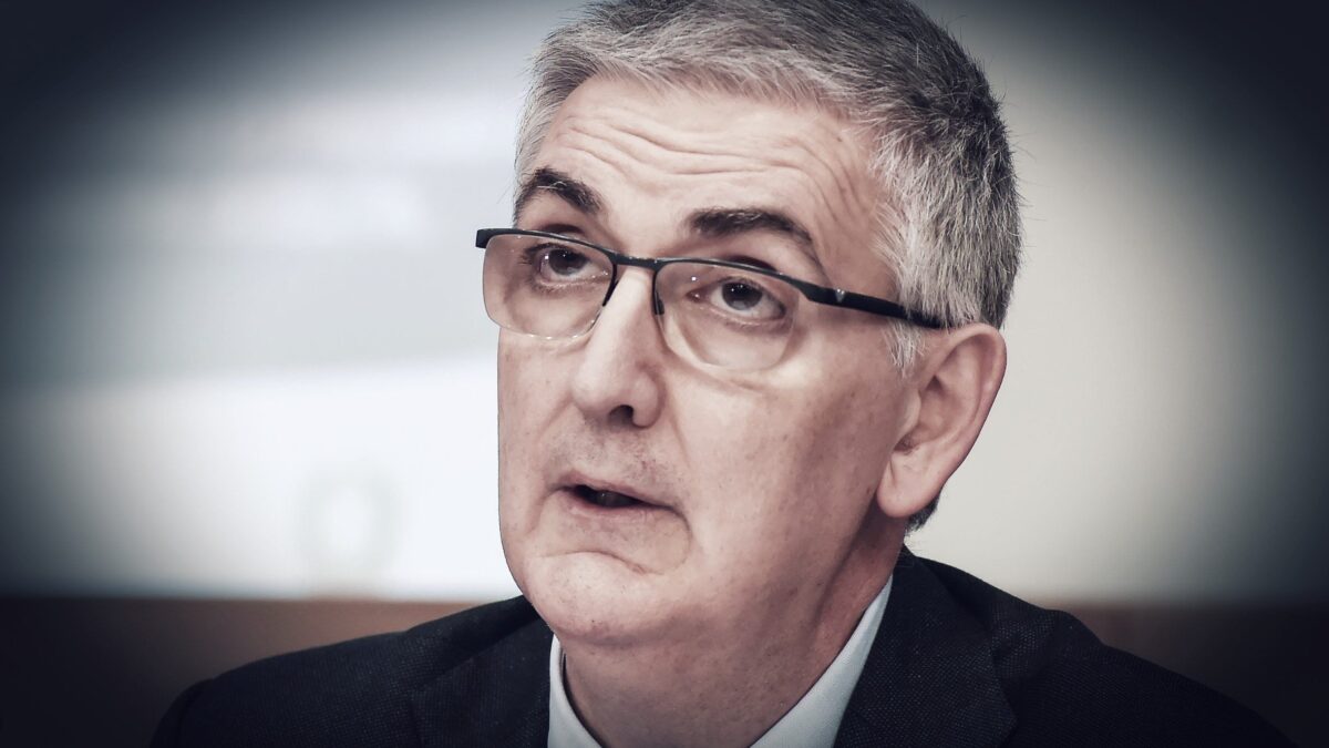 A microfoni spenti lo dicevano loro: «Il presidente dell’Iss è un incapace»