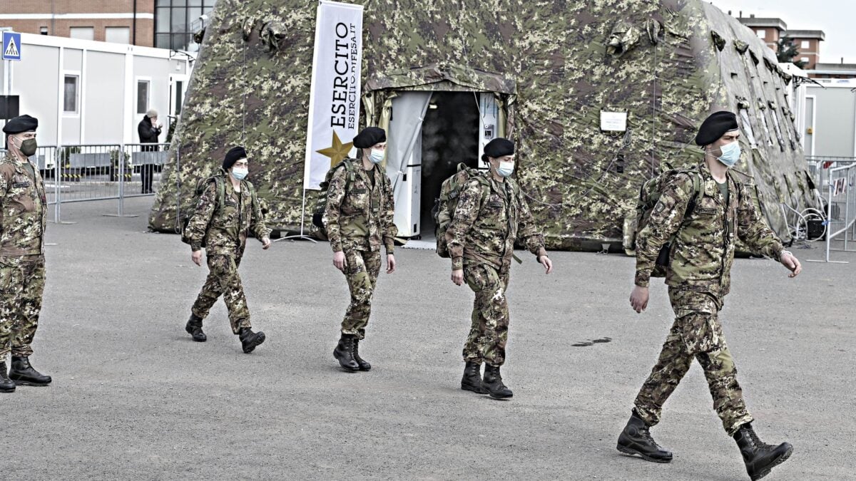 Militare senza green pass, giudice respinge le accuse: «Ha protetto la sua salute»
