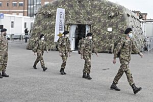 Militare senza green pass, giudice respinge le accuse: «Ha protetto la sua salute»