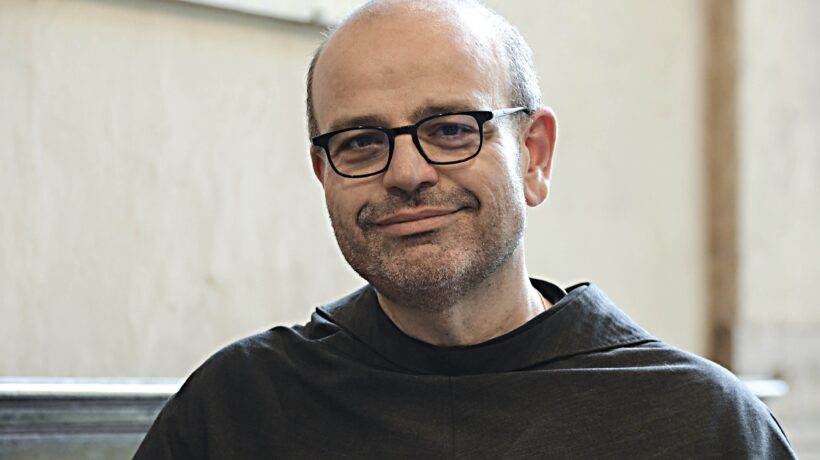 Paolo Benanti : «Se regna l’algoritmo la democrazia è messa in pericolo»