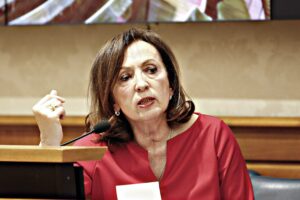 Zone rosse, Speranza mentì ai pm. Zampa nel 2020: «Cts da liquidare»