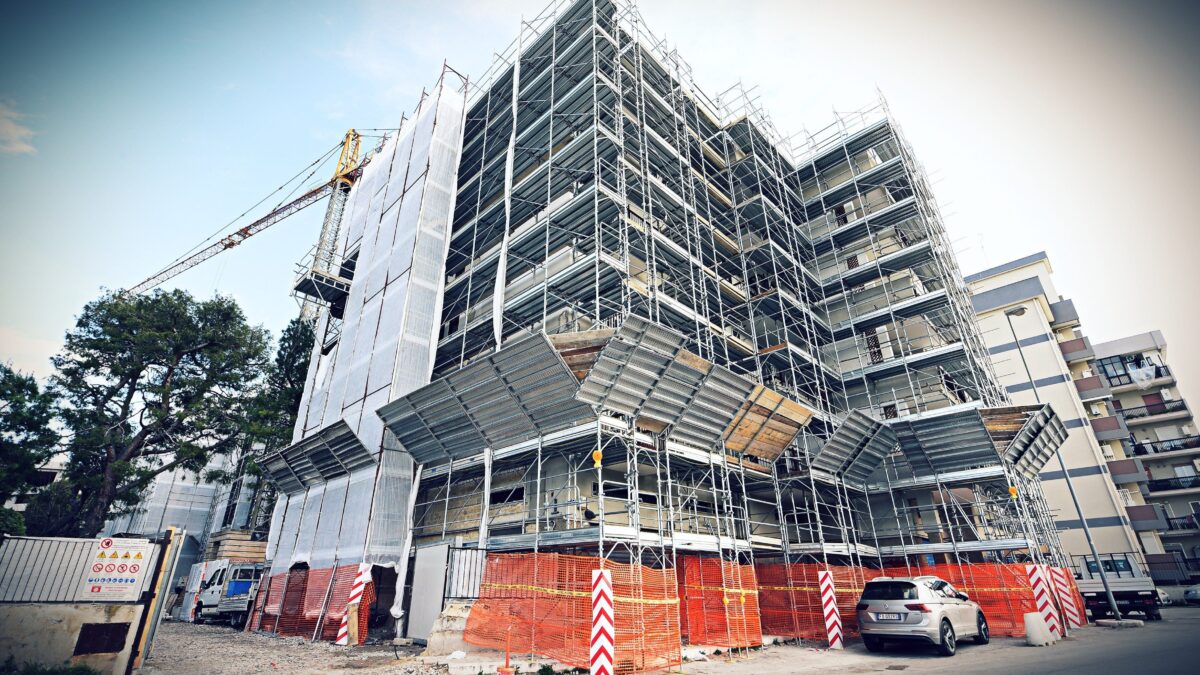 Scoperte maxi truffe sui bonus edilizi. Ancora 19 miliardi di crediti bloccati