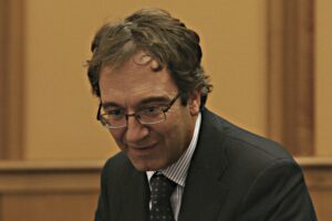 Giallo al Senato: il dem Astorre si butta dalla finestra