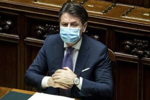 Macché virus affrontato a mani nude. Il governo rimase a braccia conserte
