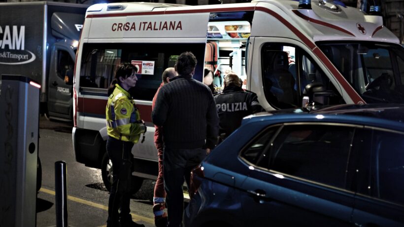 Africani accoltellano i passanti per rapina