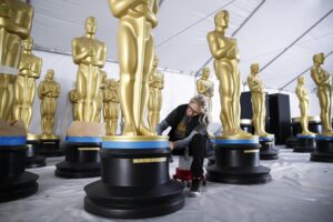 «Everything everywhere all at once» si appresta a fare incetta di statuette