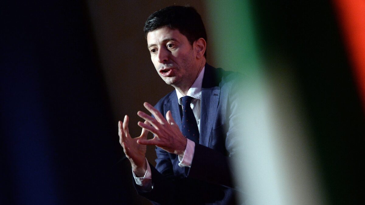 «Il piano era inutile». Ma Speranza stesso ordinò di aggiornarlo
