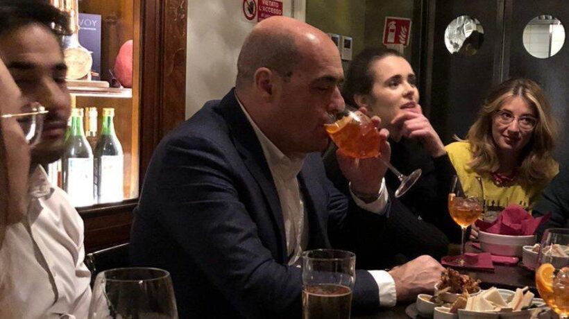 Nei giorni dell’aperitivo di Zingaretti Bersani diceva: virus come l’atomica