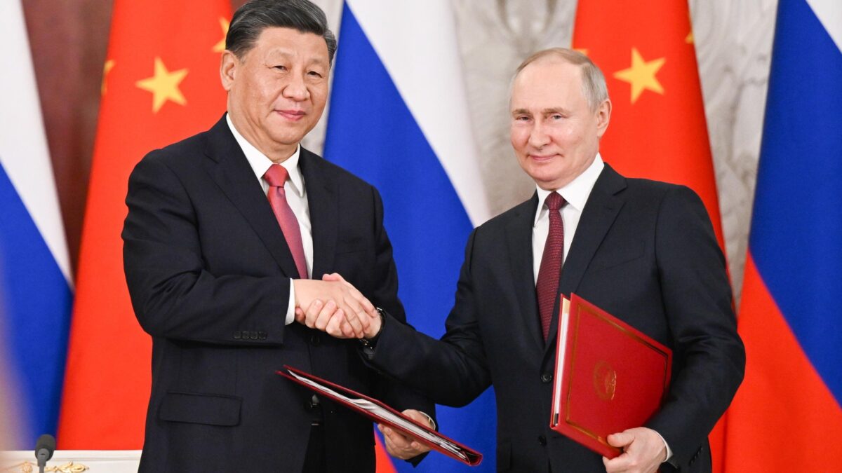 L’asse tra Xi Jinping e Putin divide il mondo in due. Berlino taglia l’export cinese