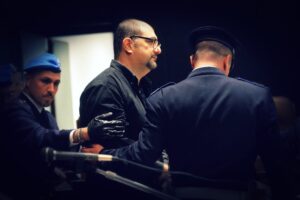 Il ricatto di Cospito: «Via il 41 bis ai boss e inizio a mangiare»