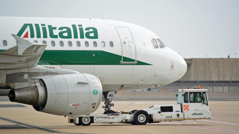 «Il prestito ad Alitalia era illegale». Ma con Berlino e Parigi l’Ue non fiatò