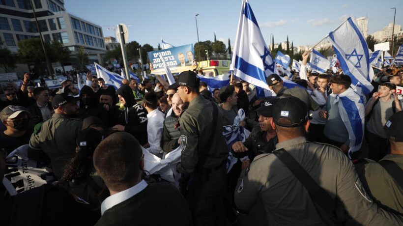 Netanyahu rallenta per le proteste: rinviata la riforma della giustizia
