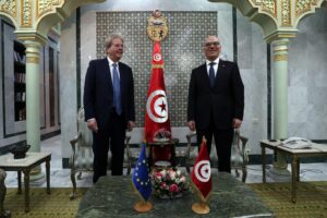 Gentiloni va a Tunisi, ma ha poco da offrire