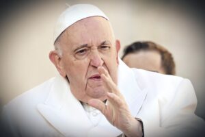 Papa Francesco sta meglio ma dovrà rinunciare a celebrare i riti di Pasqua