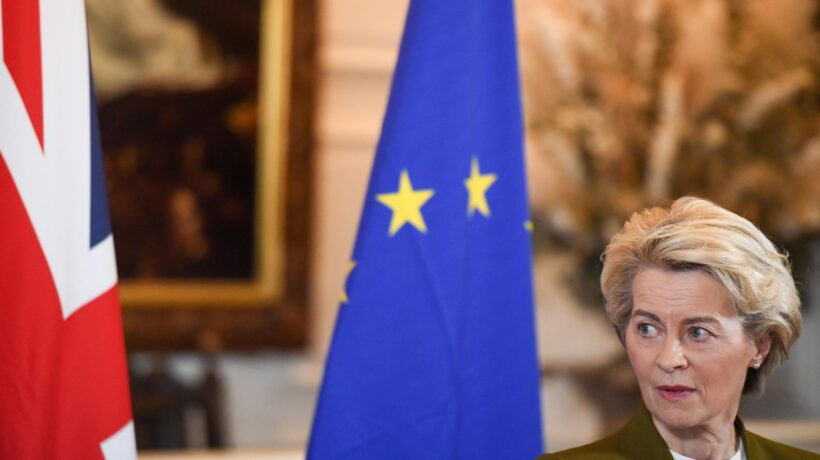 Rappresaglia dell’Ue contro i balneari. Niente rata del Pnrr se salta la stangata
