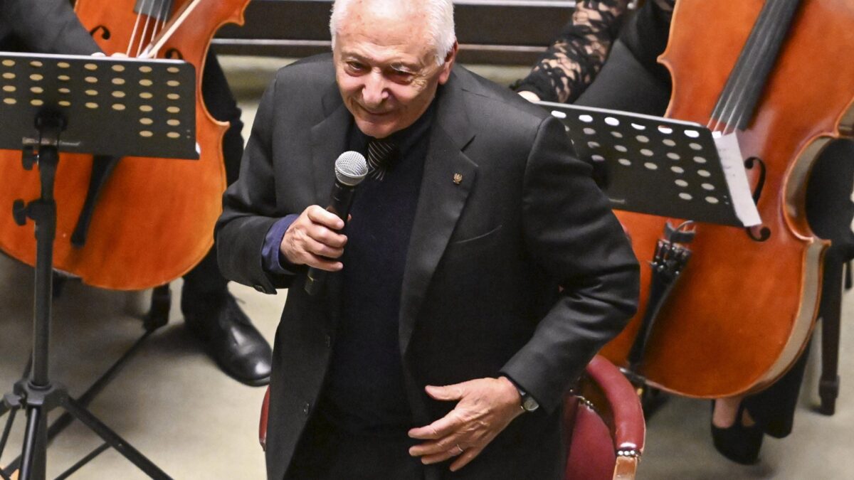Mogol: «Quando ci diedero dei fascisti consigliai a Battisti di sparire»