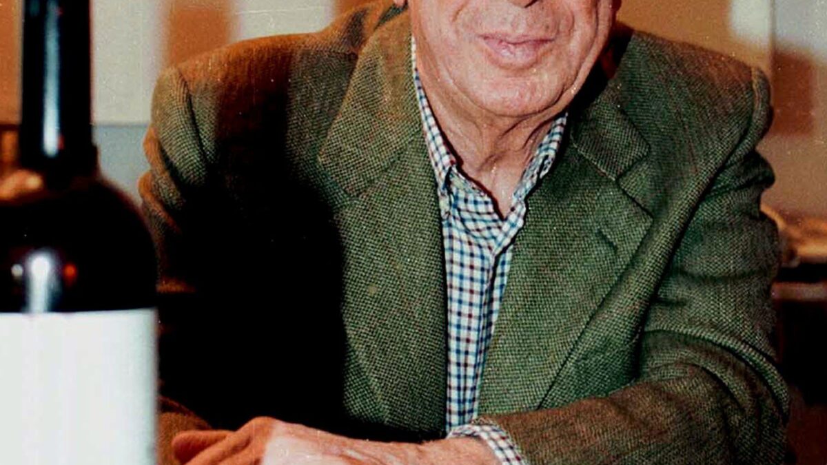 Veronelli, l’uomo che «camminava la terra»